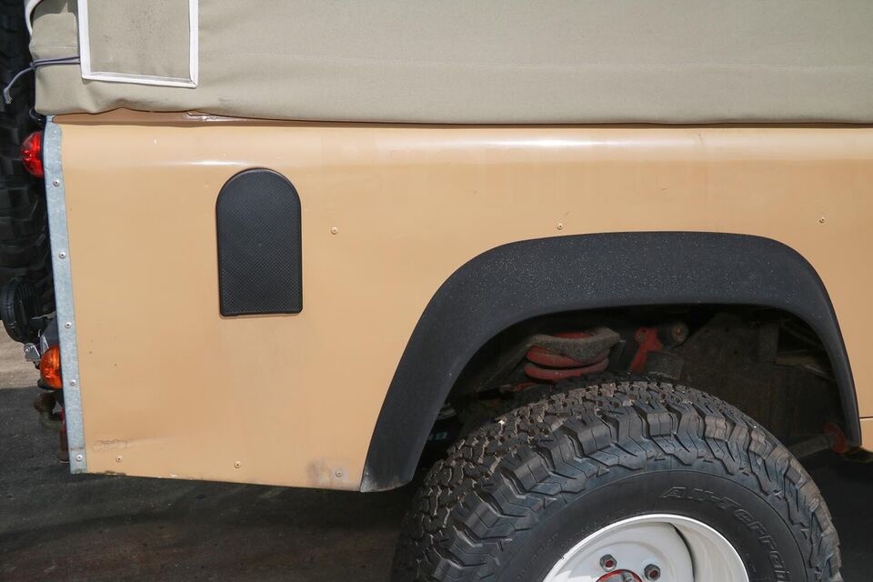 Fuel Filler Door Gas Cover Cap - for Land Rover Defender 90/110 (Defendoor)