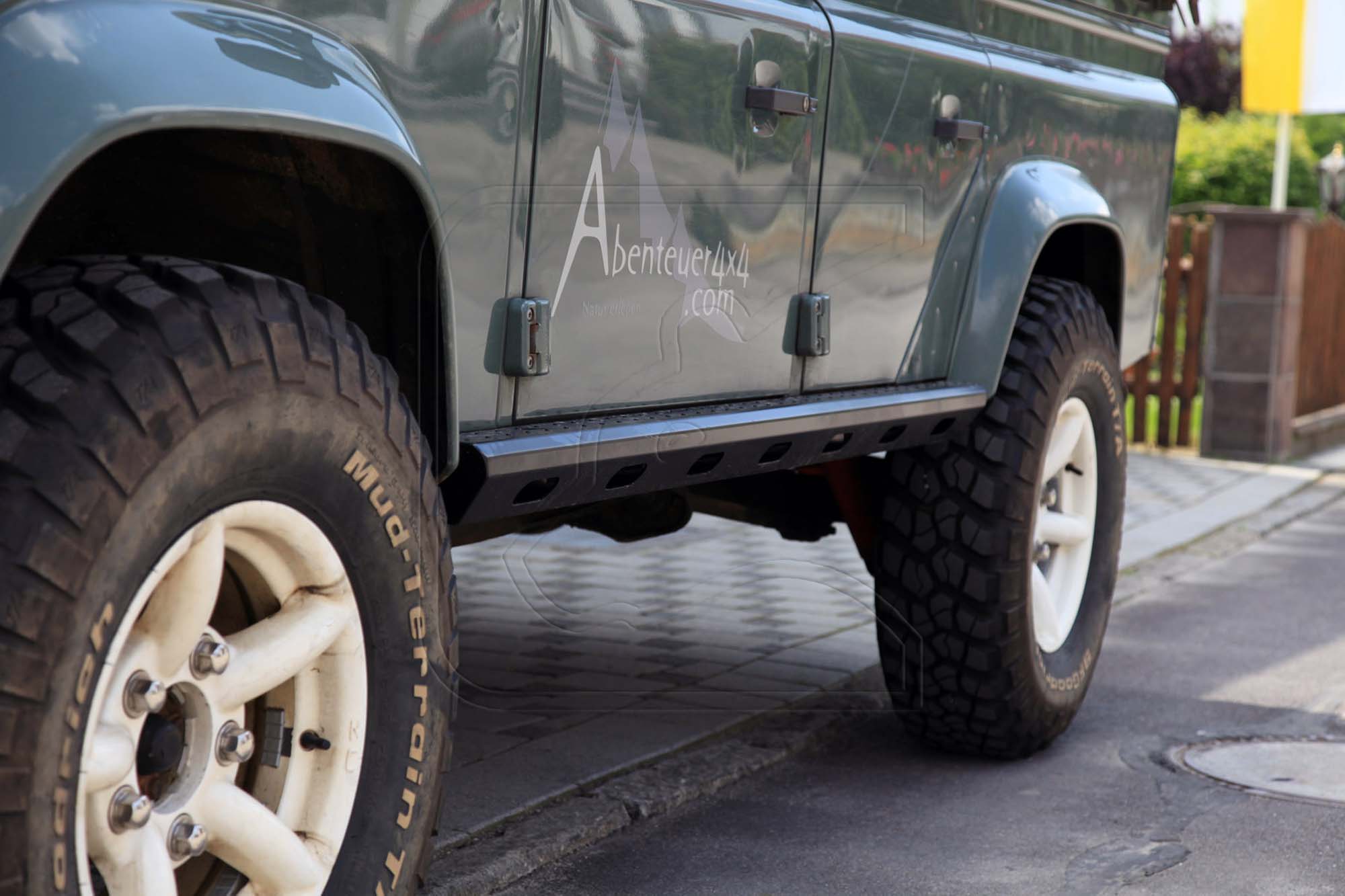 Stainless Steel Rock Sliders - for Land Rover Defender 90/110