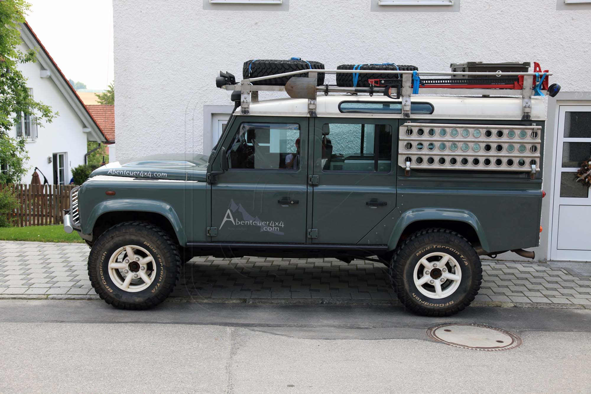 Stainless Steel Rock Sliders - for Land Rover Defender 90/110