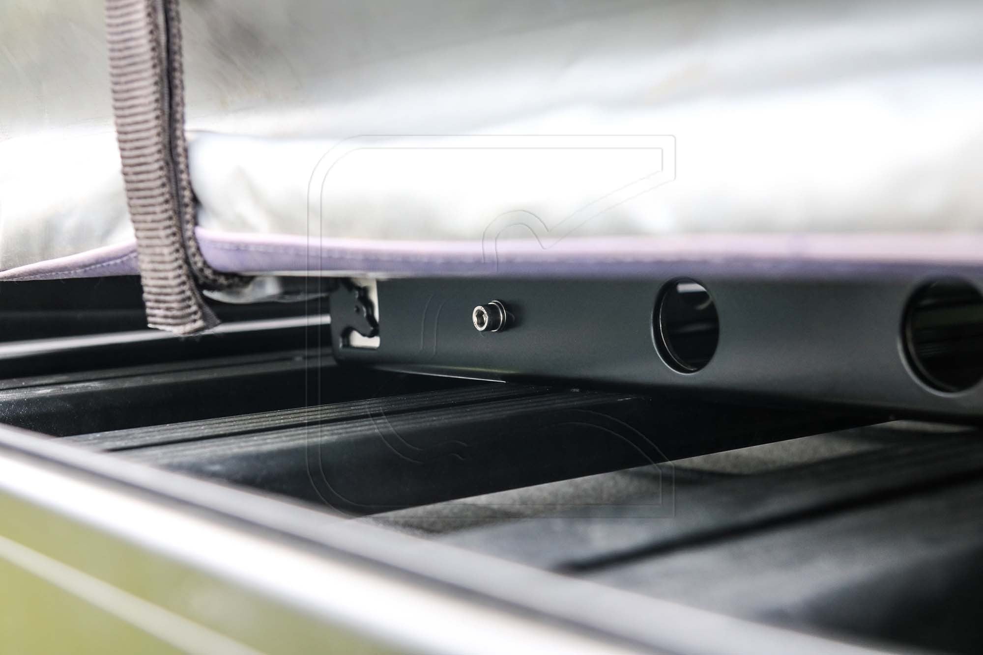 CargoBear Roof Rack - Quick-Mounting Tent Frame