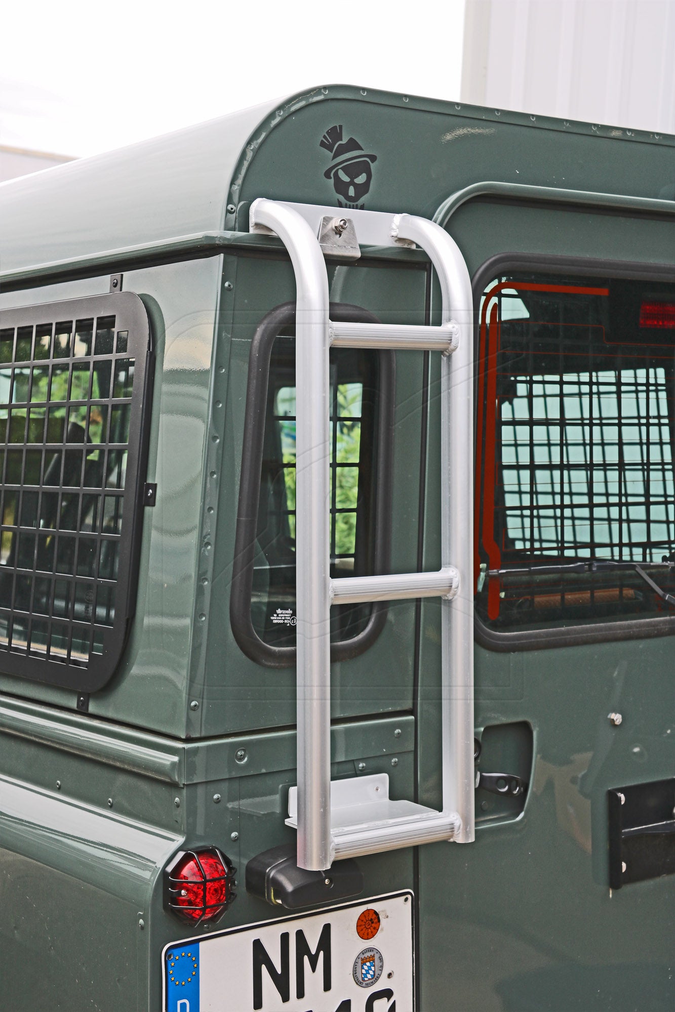 Aluminum Rear Ladder for Station Wagon - for Land Rover 90/110 & Series