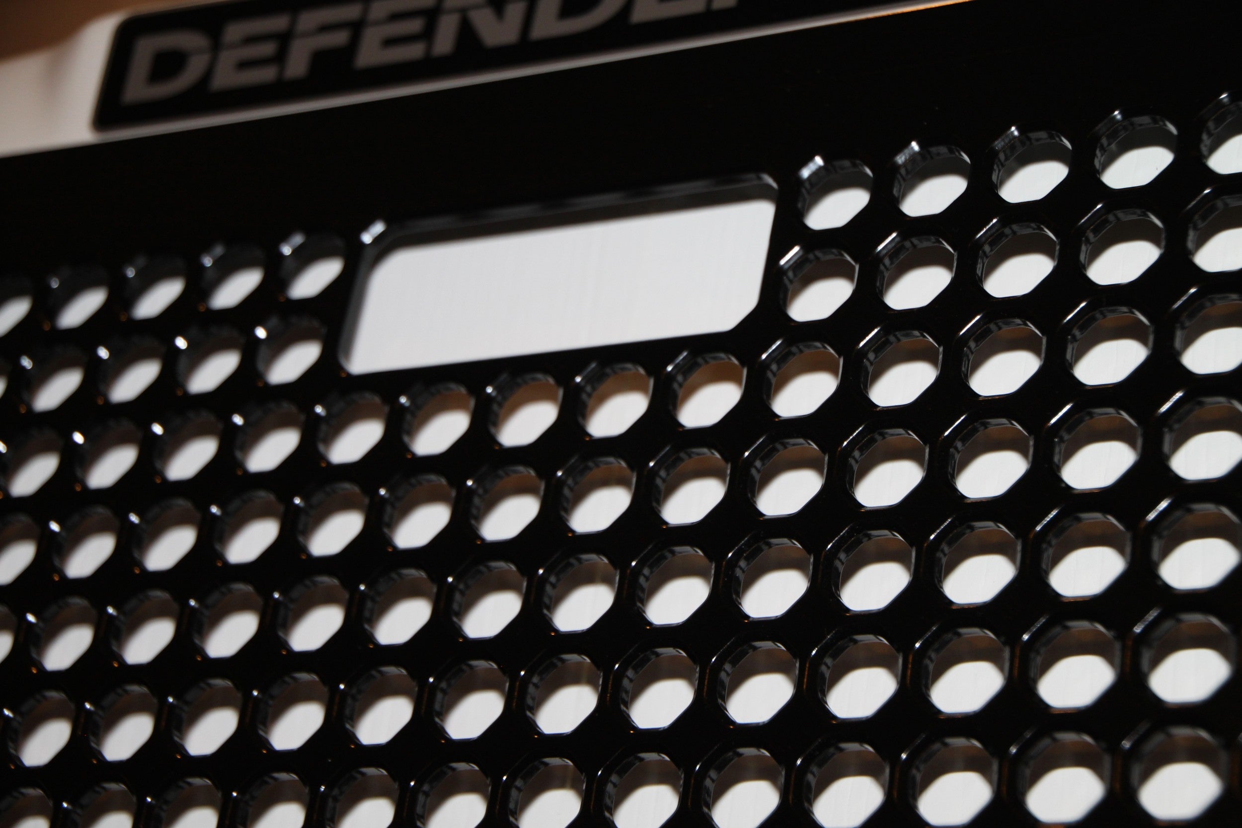 Defender Front Grille (w/ cutout for manual bonnet latch) - for Land Rover Defender 90/110/130 (solid aluminum)