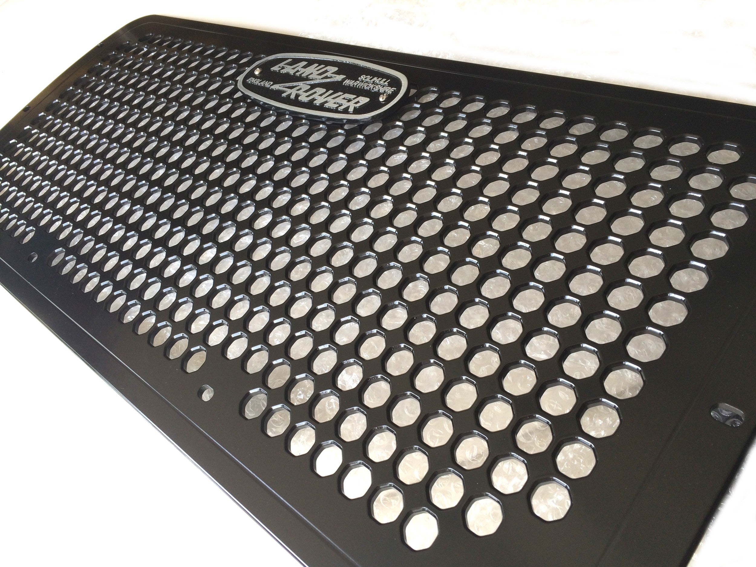 Defender Front Grille (w/ cutout for manual bonnet latch) - for Land Rover Defender 90/110/130 (solid aluminum)