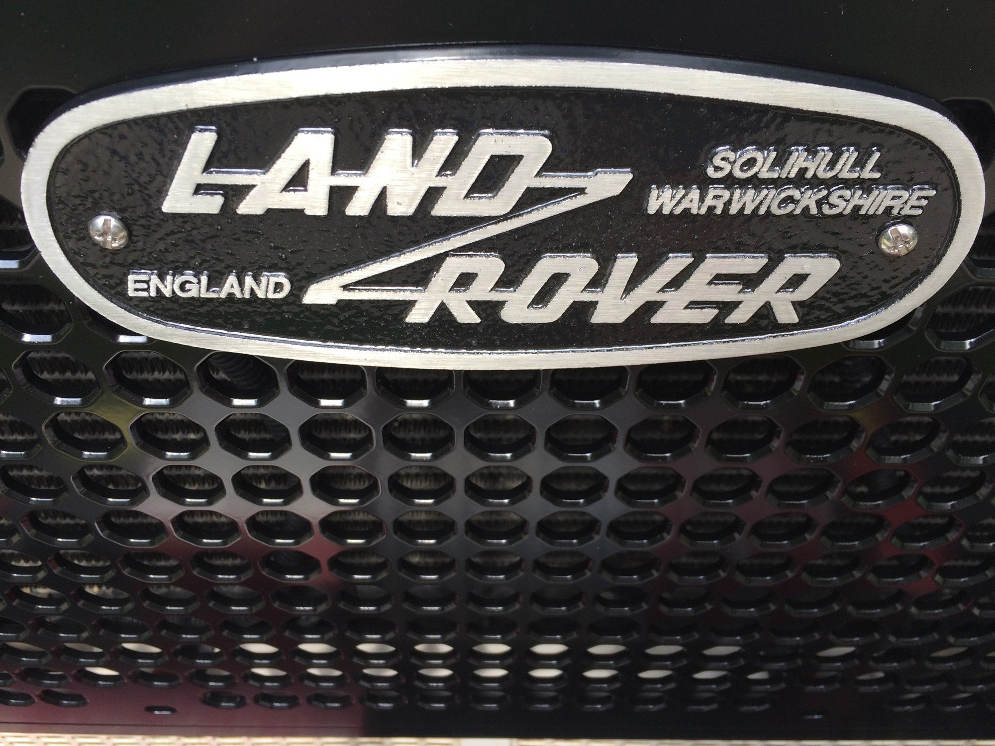 Defender Front Grille (w/ cutout for manual bonnet latch) - for Land Rover Defender 90/110/130 (solid aluminum)