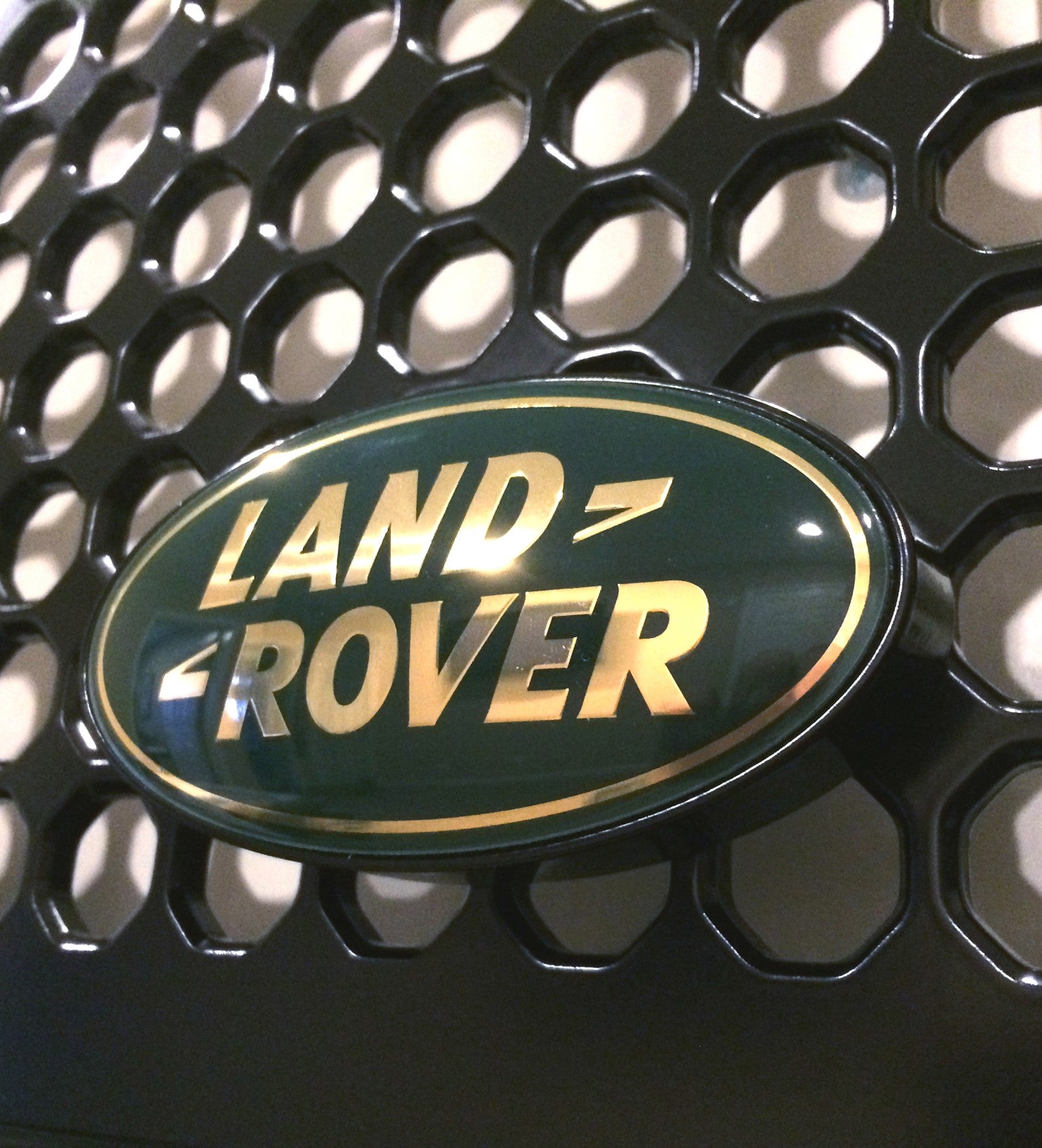 Defender Front Grille (w/ cutout for manual bonnet latch) - for Land Rover Defender 90/110/130 (solid aluminum)