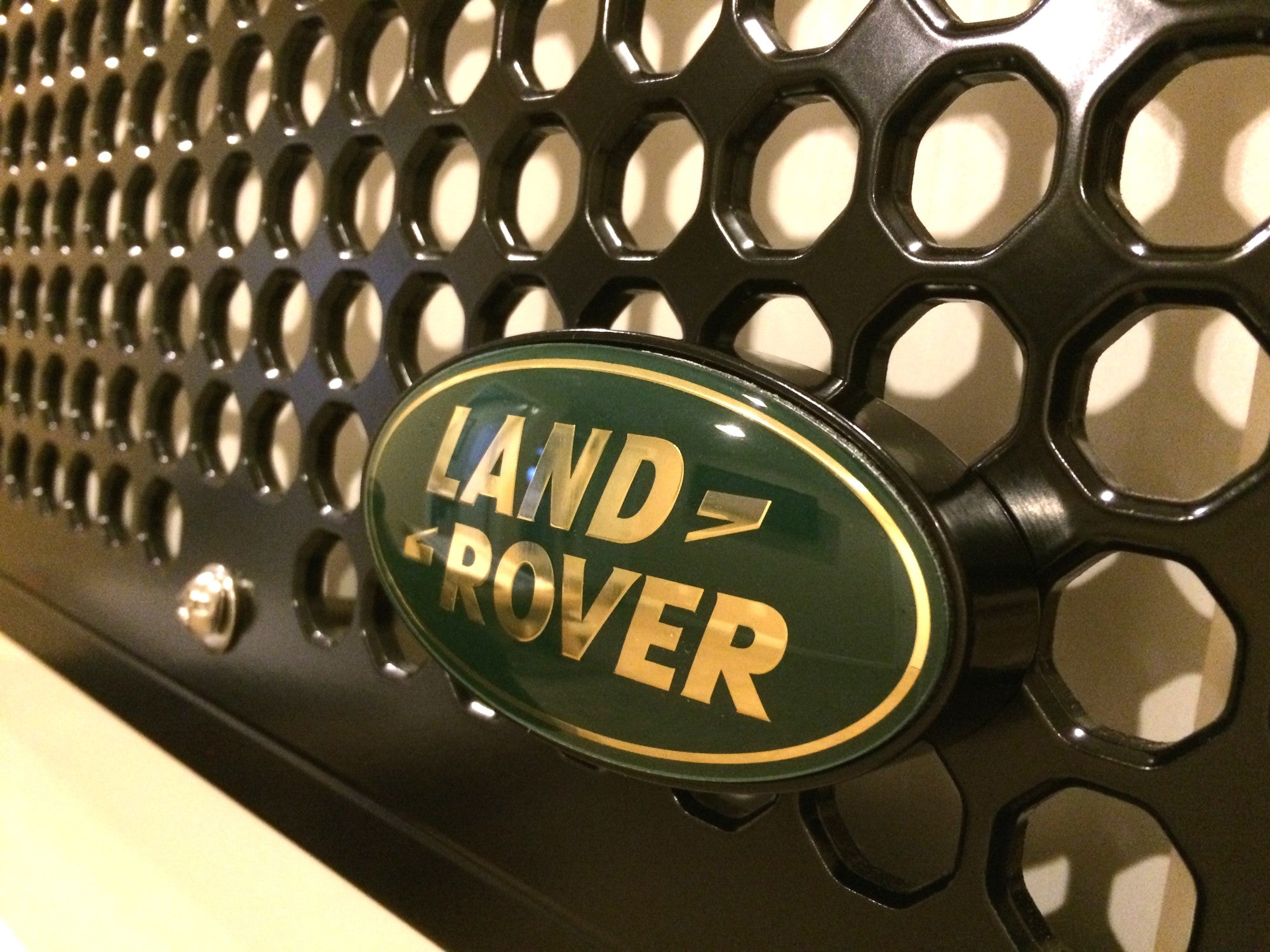 Defender Front Grille (w/ cutout for manual bonnet latch) - for Land Rover Defender 90/110/130 (solid aluminum)