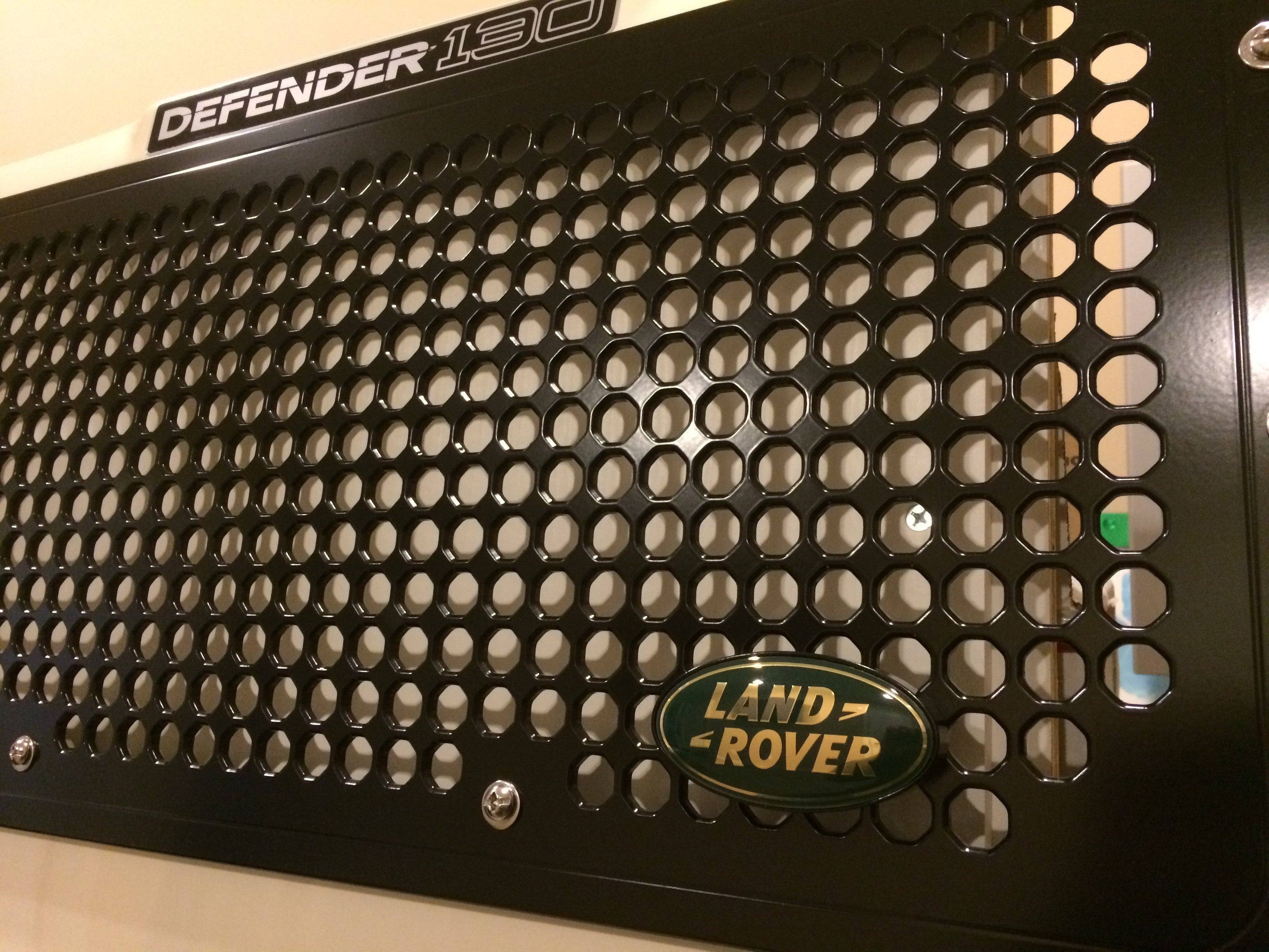 Defender Front Grille (w/ cutout for manual bonnet latch) - for Land Rover Defender 90/110/130 (solid aluminum)