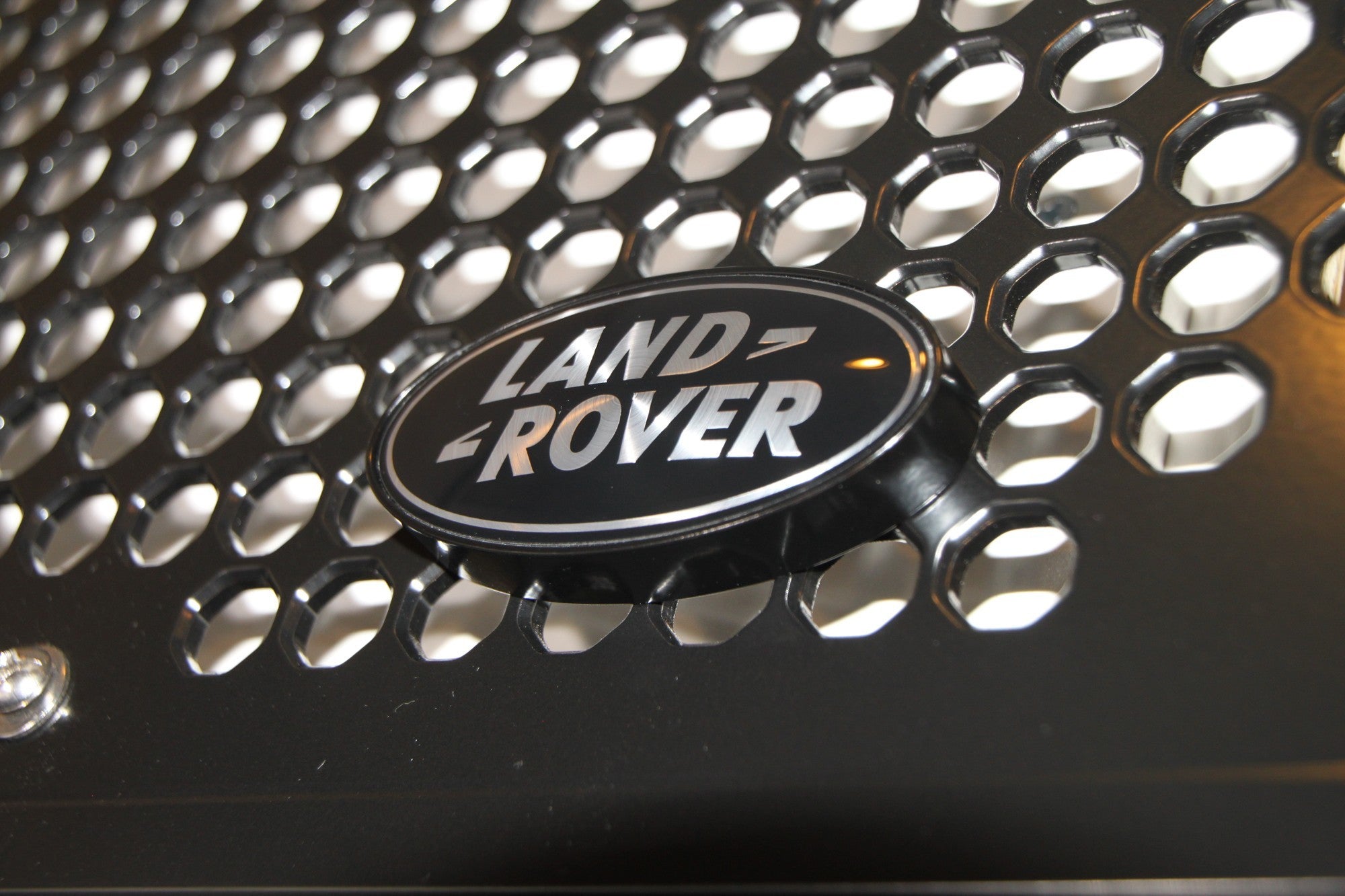 Defender Front Grille (w/ cutout for manual bonnet latch) - for Land Rover Defender 90/110/130 (solid aluminum)