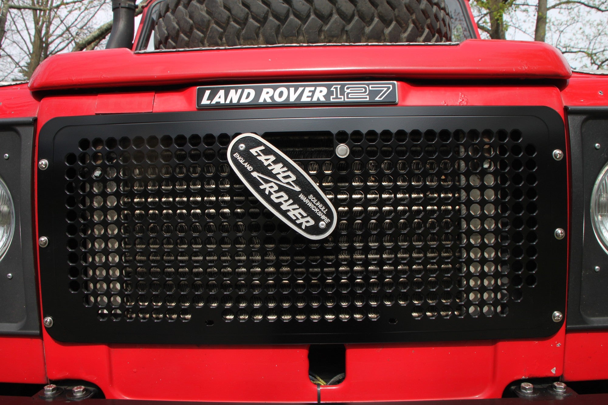 Defender Front Grille (w/ cutout for manual bonnet latch) - for Land Rover Defender 90/110/130 (solid aluminum)