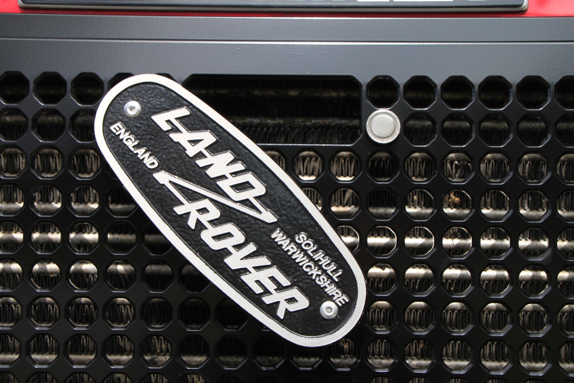 Defender Front Grille (w/ cutout for manual bonnet latch) - for Land Rover Defender 90/110/130 (solid aluminum)