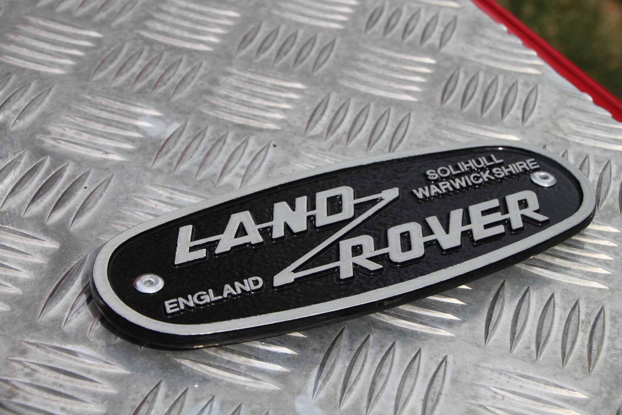 Defender Front Grille (w/ cutout for manual bonnet latch) - for Land Rover Defender 90/110/130 (solid aluminum)