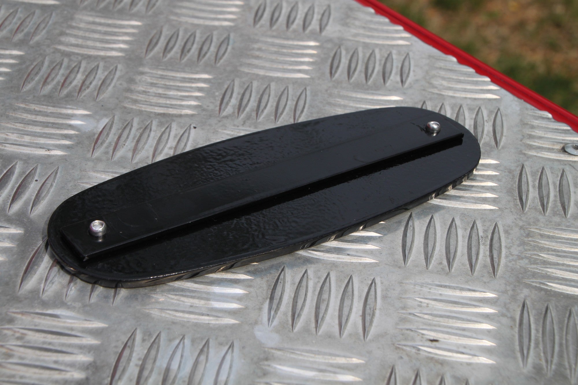 Defender Front Grille (w/ cutout for manual bonnet latch) - for Land Rover Defender 90/110/130 (solid aluminum)