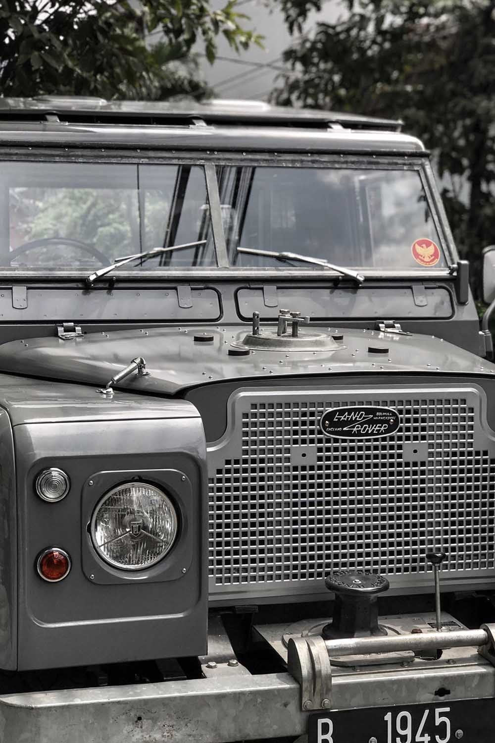 Heritage Style Front Grille - Land Rover Defender or Series (without A/C, stamped aluminum)