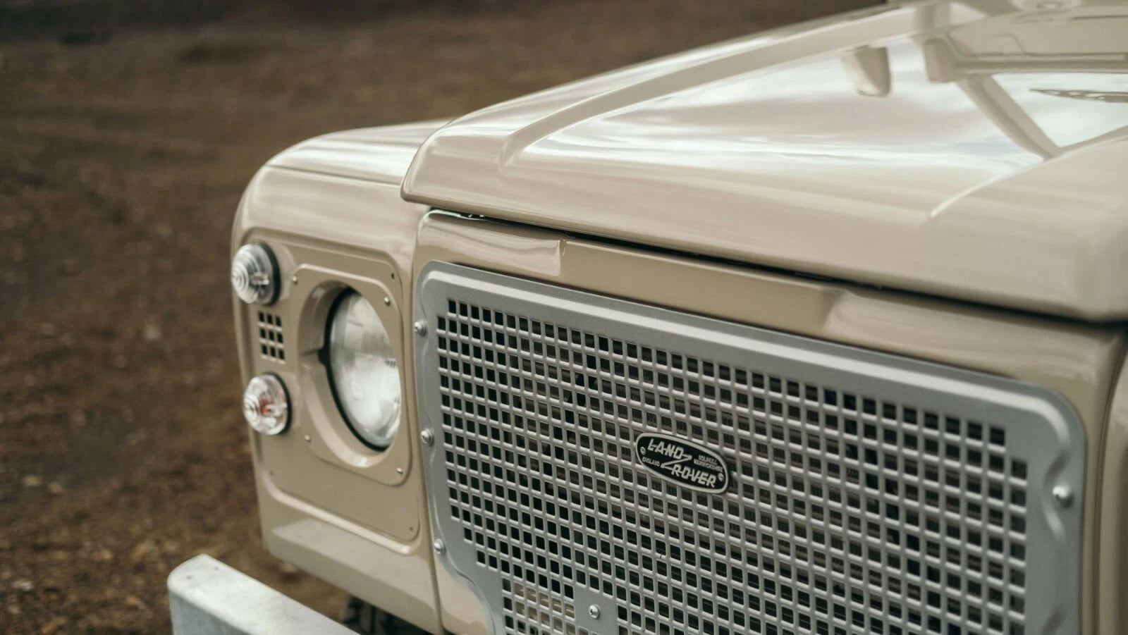Heritage Style Front Grille - Land Rover Defender or Series (without A/C, stamped aluminum)