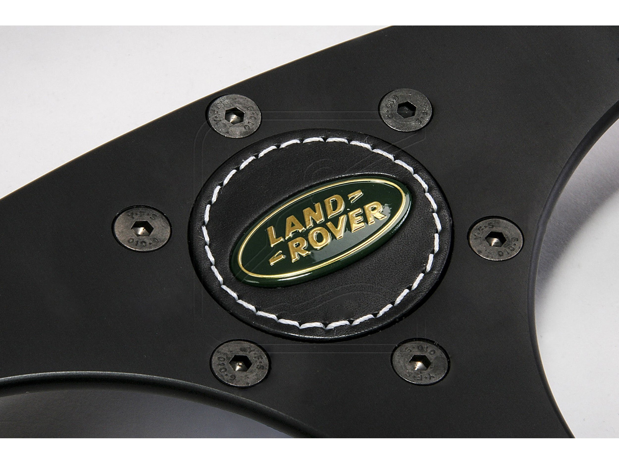 Leather center insert for MOMO Sport steering wheel - for Land Rover Defender