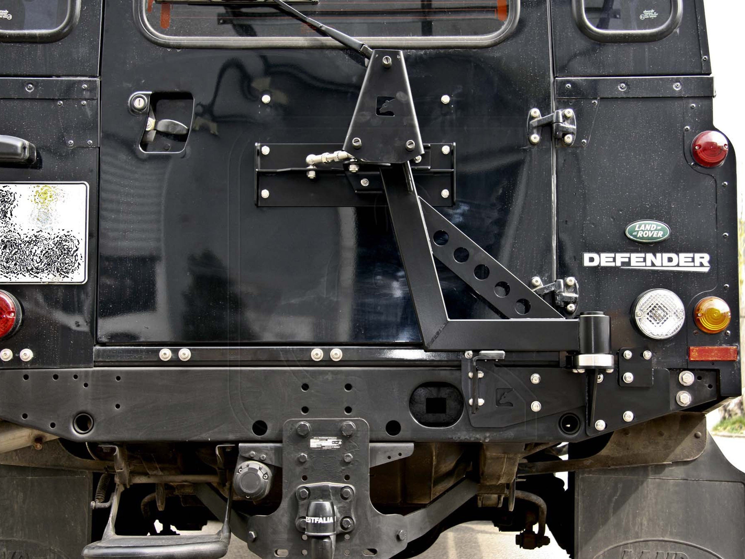 Defender Station Wagon Swing Away Tire Carrier (stainless steel & black powdercoated) - for Land Rover 90/110