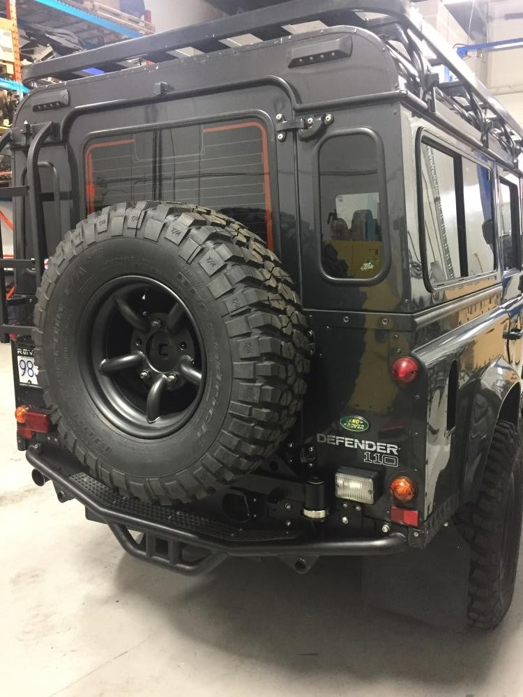 Defender Station Wagon Swing Away Tire Carrier (stainless steel & black powdercoated) - for Land Rover 90/110
