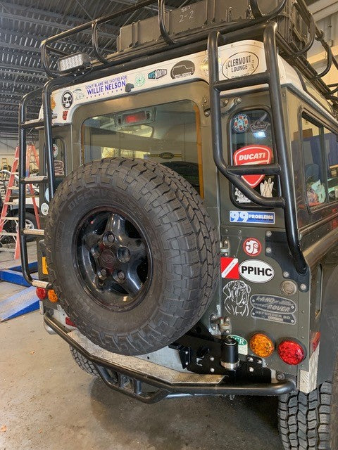 Defender Station Wagon Swing Away Tire Carrier (stainless steel & black powdercoated) - for Land Rover 90/110