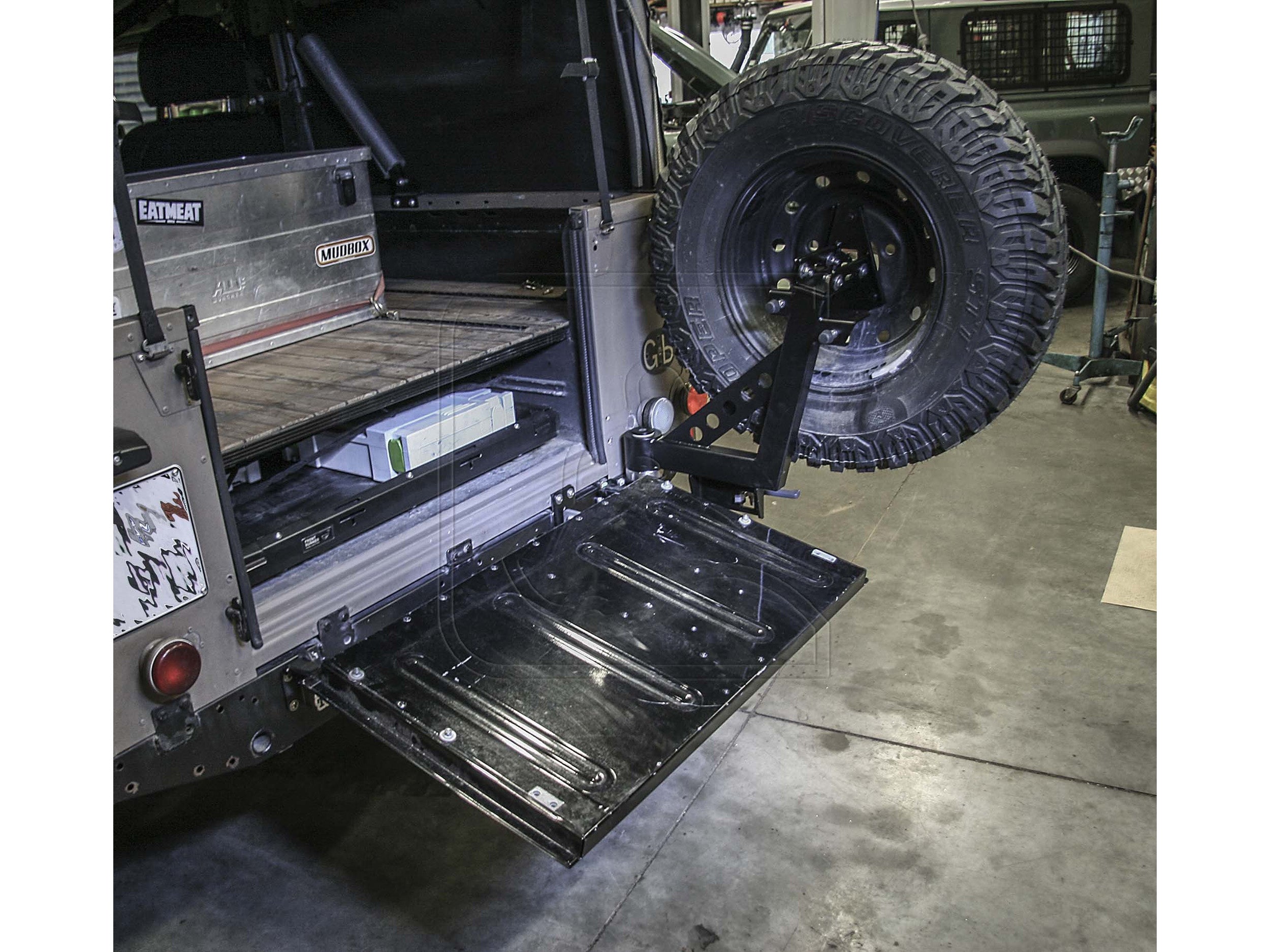 Defender Stainless Steel Spare Tire Carrier for Pickup / Soft-Top - for Land Rover 90/110