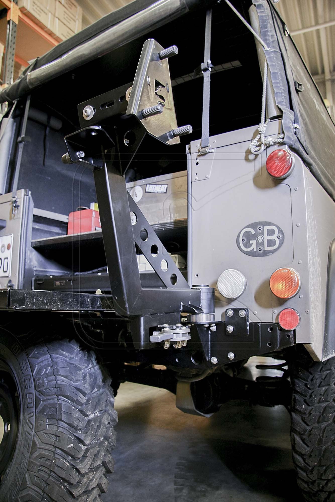 Defender Stainless Steel Spare Tire Carrier for Pickup / Soft-Top - for Land Rover 90/110