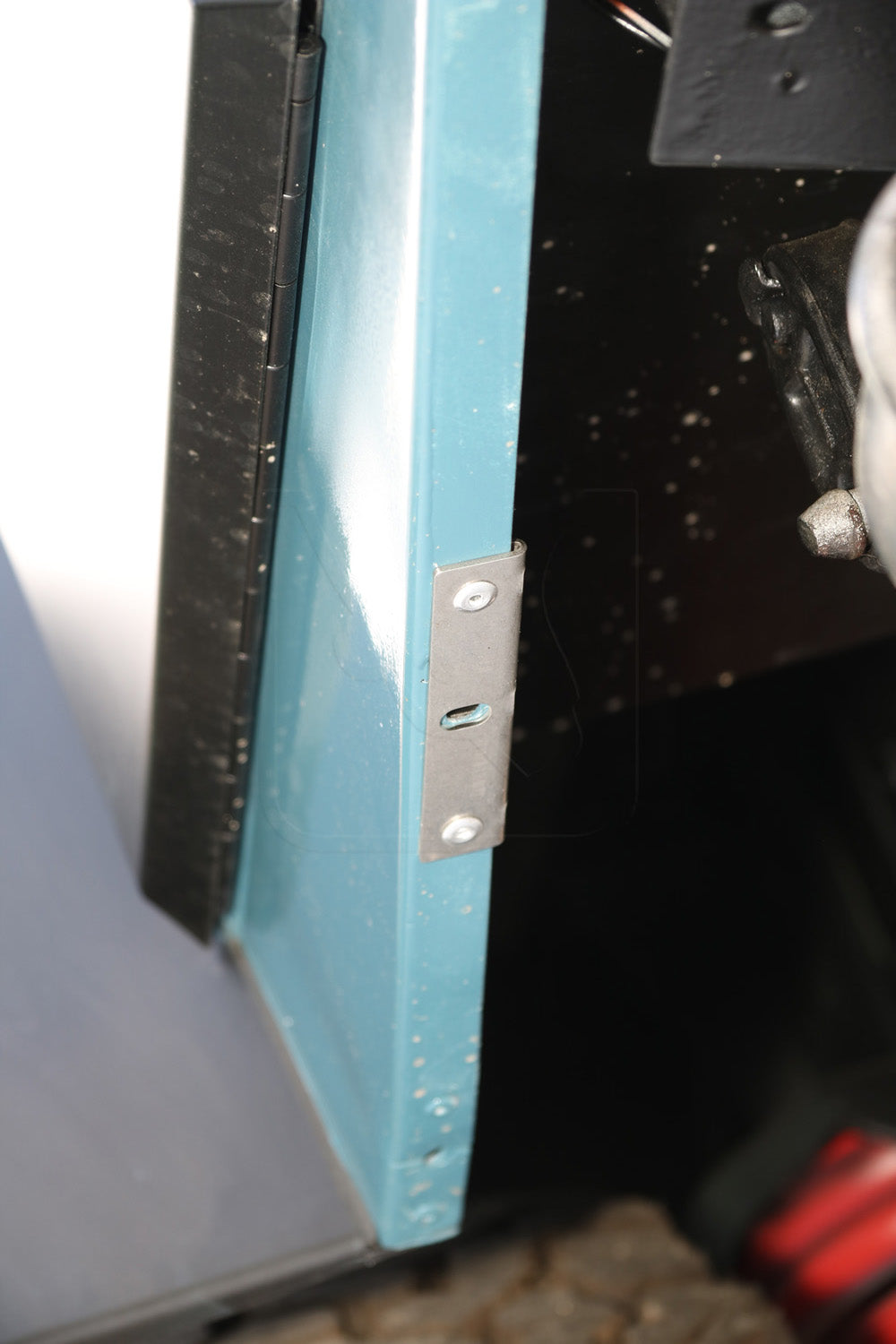 Stainless Steel Edge Reinforcement for Mud Flap Mounts/Brackets - for Land Rover Defender 110/130