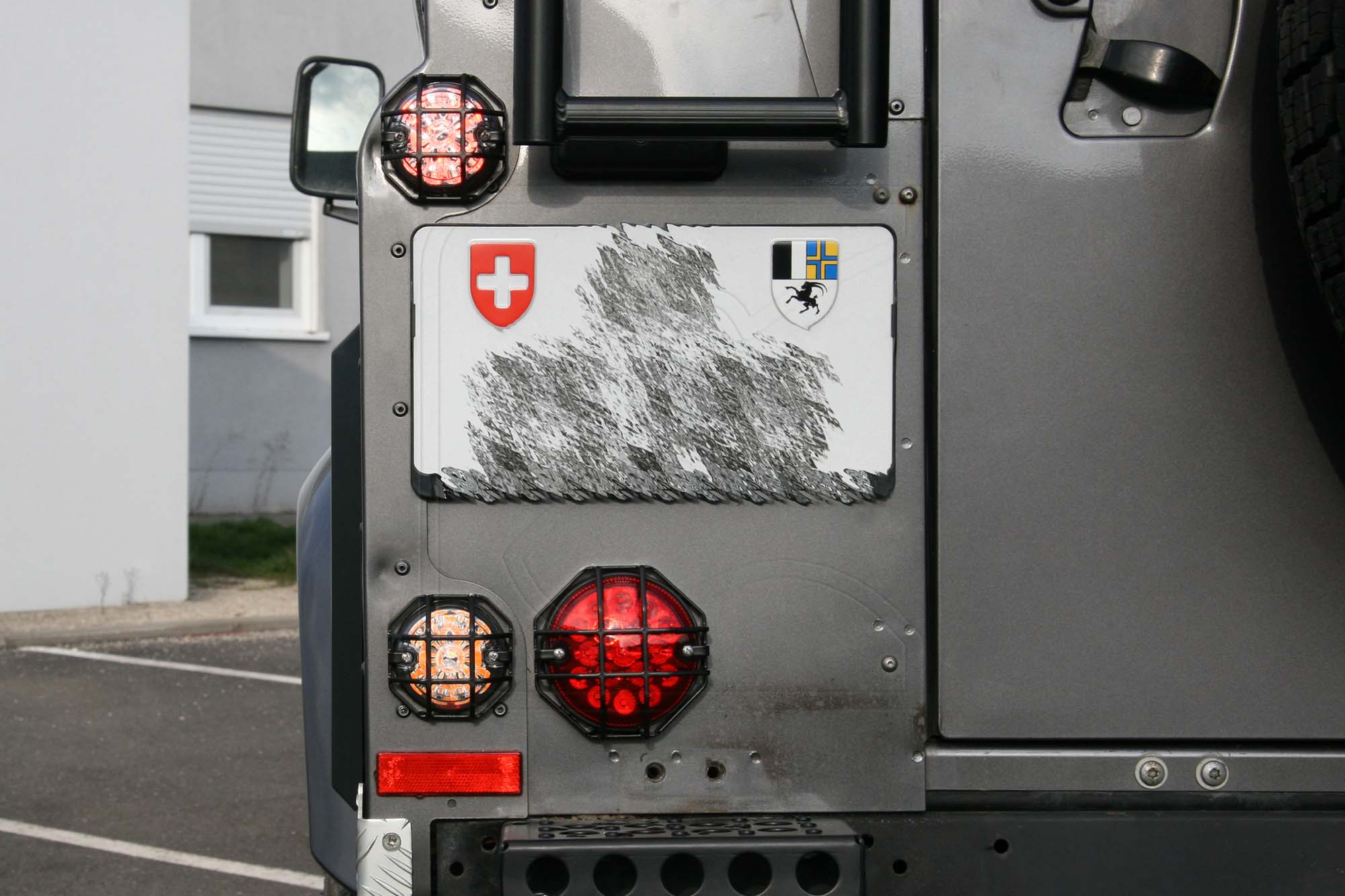 Lamp Guard/Grilles for Brake Lights/Turn Signals - for Land Rover Defender 90/110/130 (set of 2)