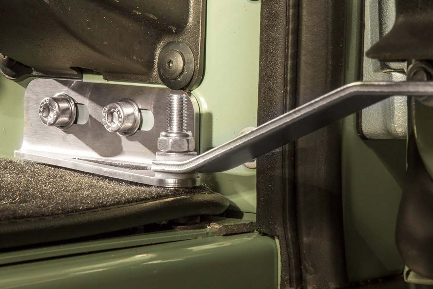 Rear / 2nd Row Door Opening Angle Kit - for Land Rover Defender 110 & 130