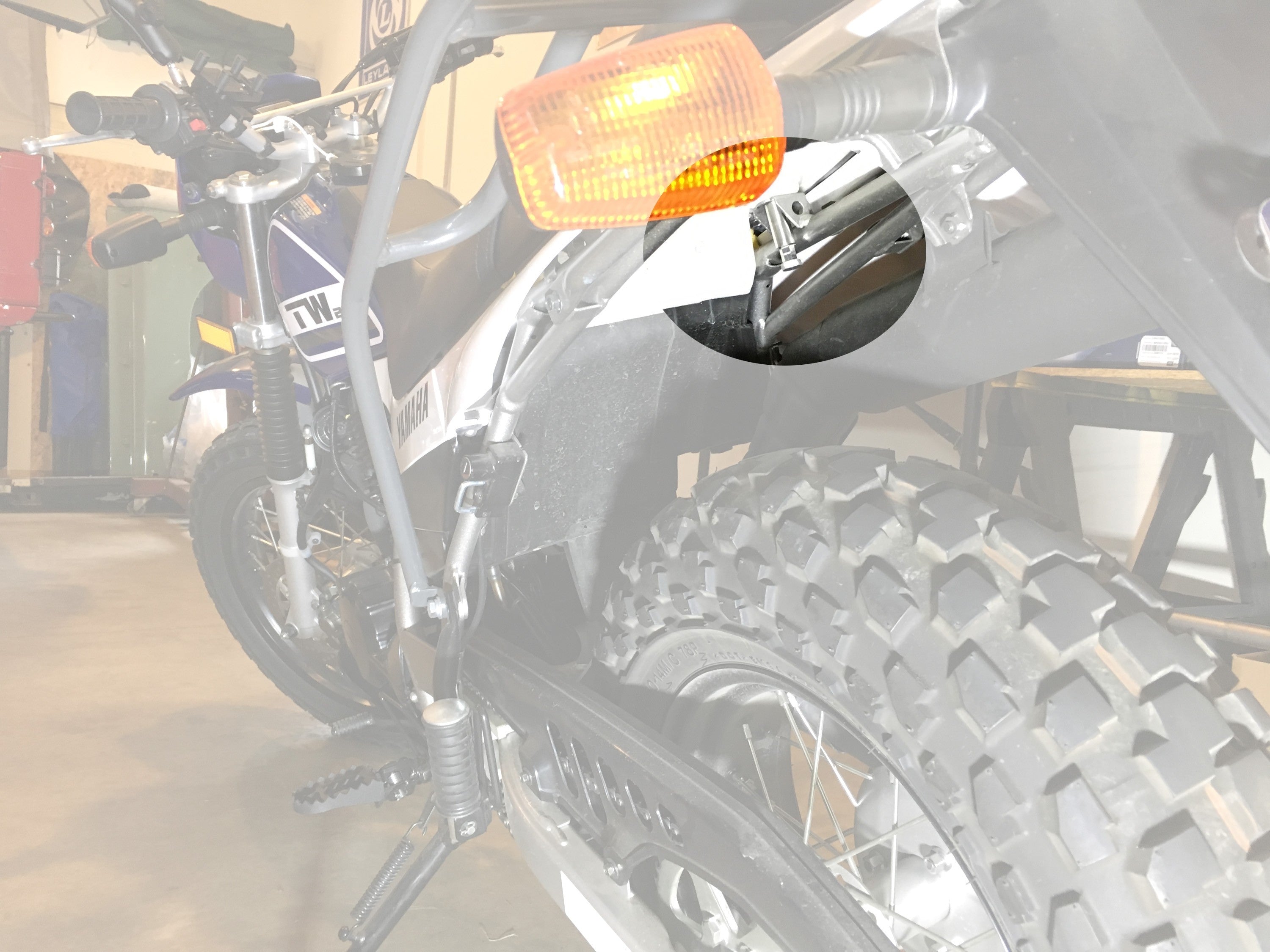 Yamaha TW200 - Quick Release Seat Bolts (Set of 2)