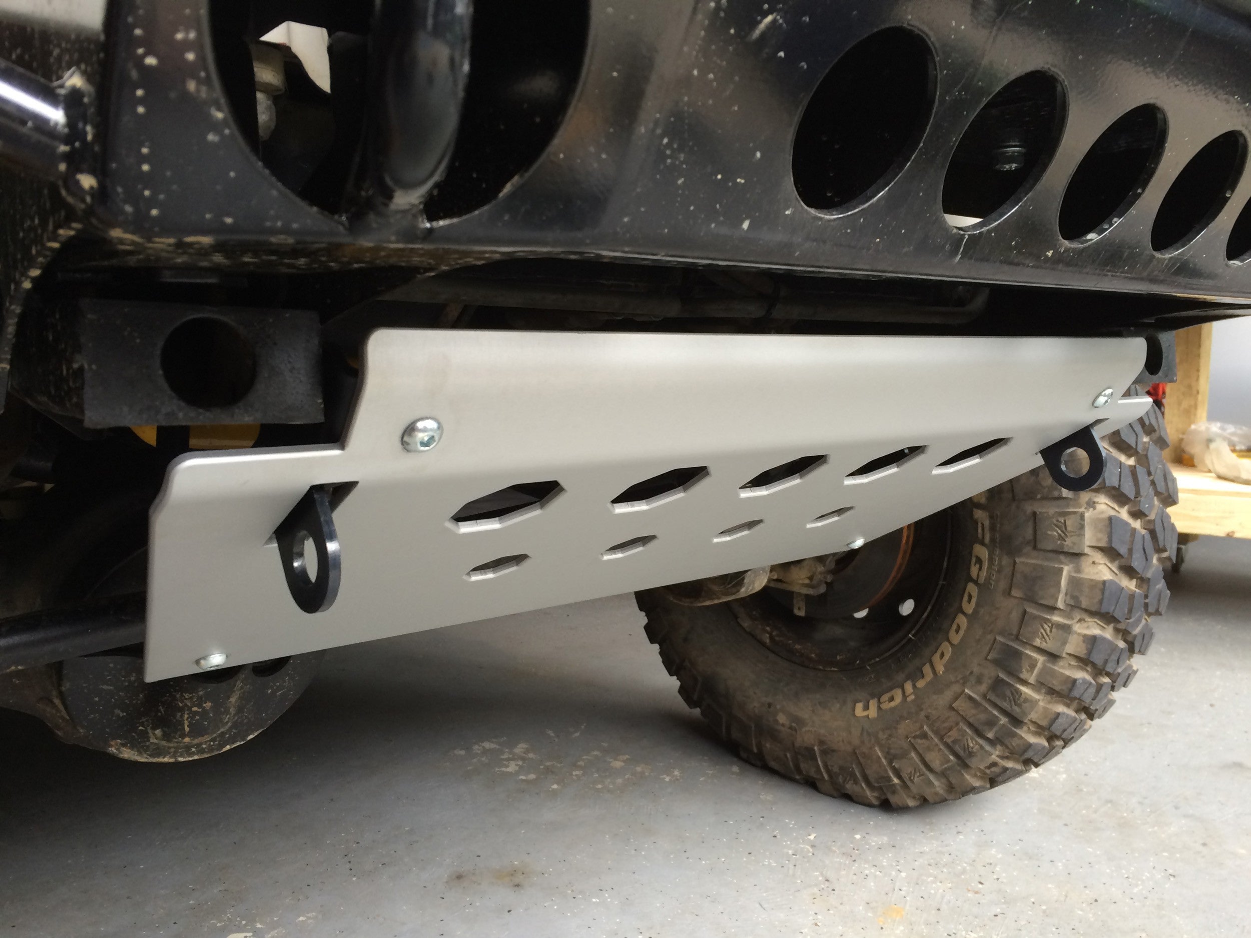 Defender Aluminum Steering Guard / Skid Plate and Mounting Brackets - for Land Rover 90/110/130