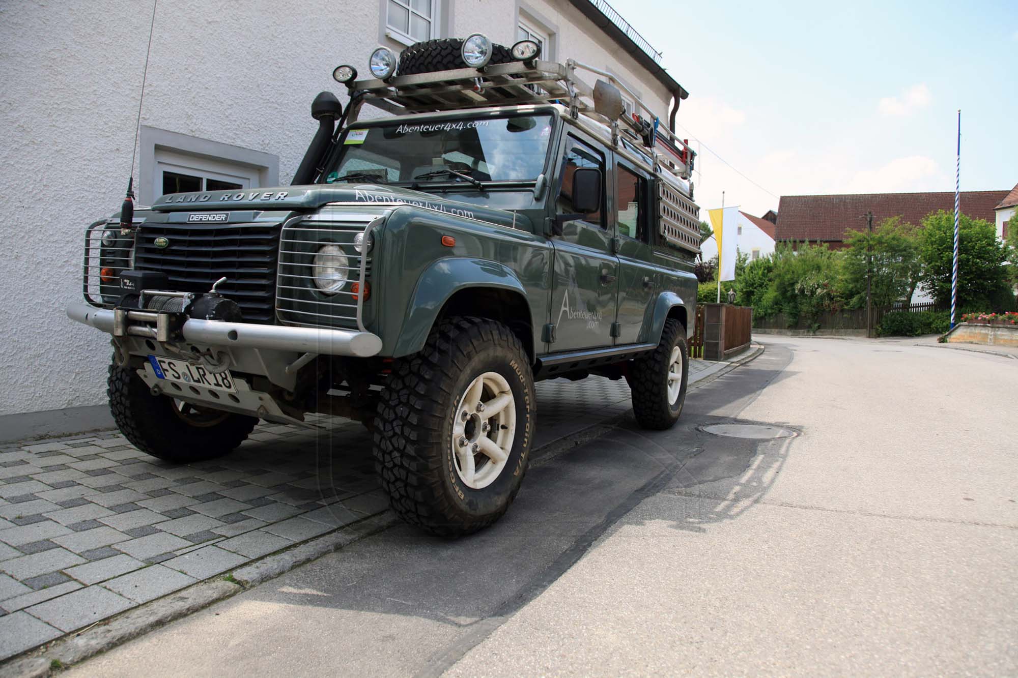 Abenteuer4x4 Rock Sliders - for Land Rover Defender 90/110/130 [***6-8 WEEK LEAD-TIME***]