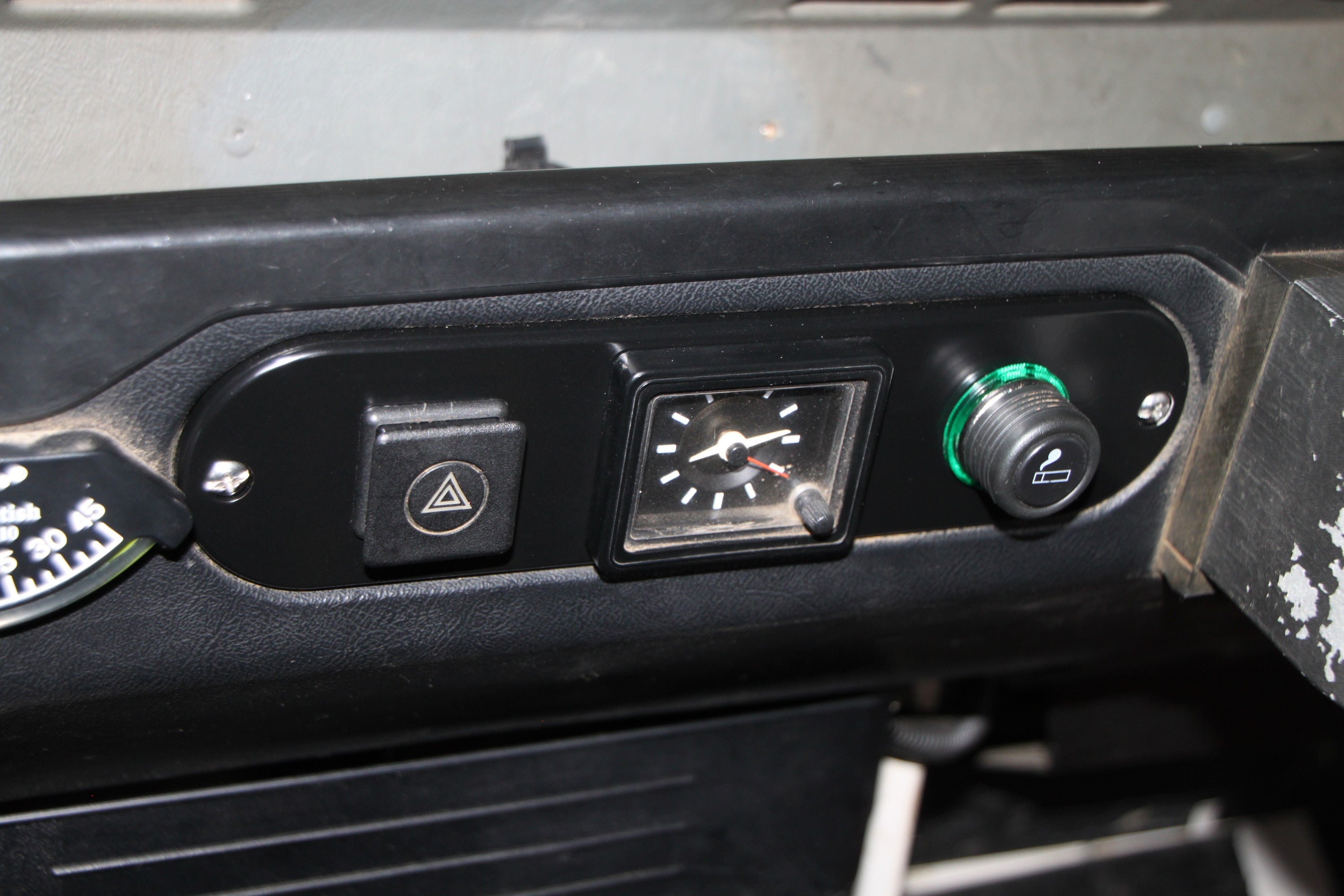 Center Dash Face Plate Panel (NAS standard) - Land Rover Defender 90/110