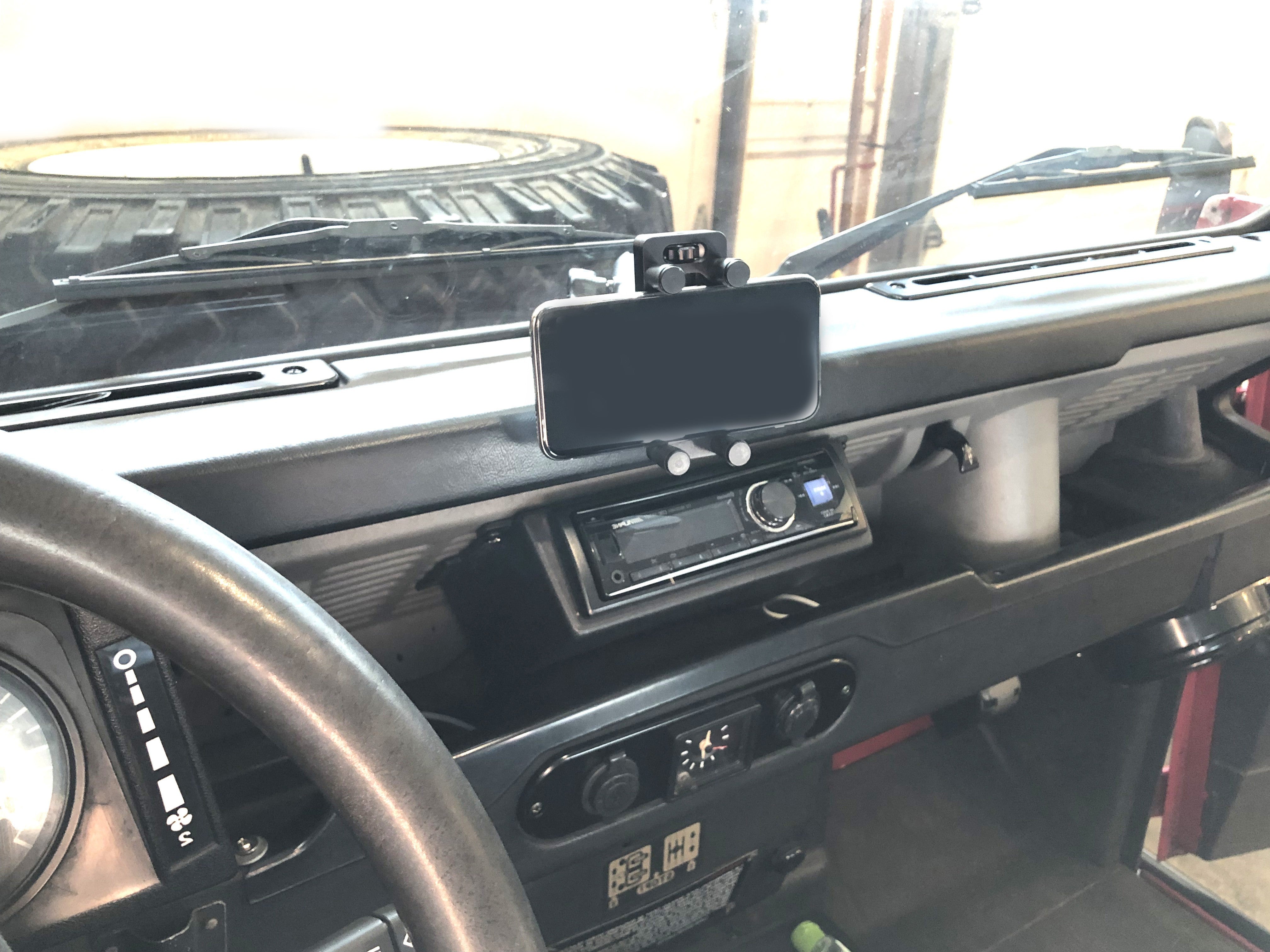 Defender Phone Dash Mount, aluminum (fits model years 1983-2006) - for Land Rover 90/110/130