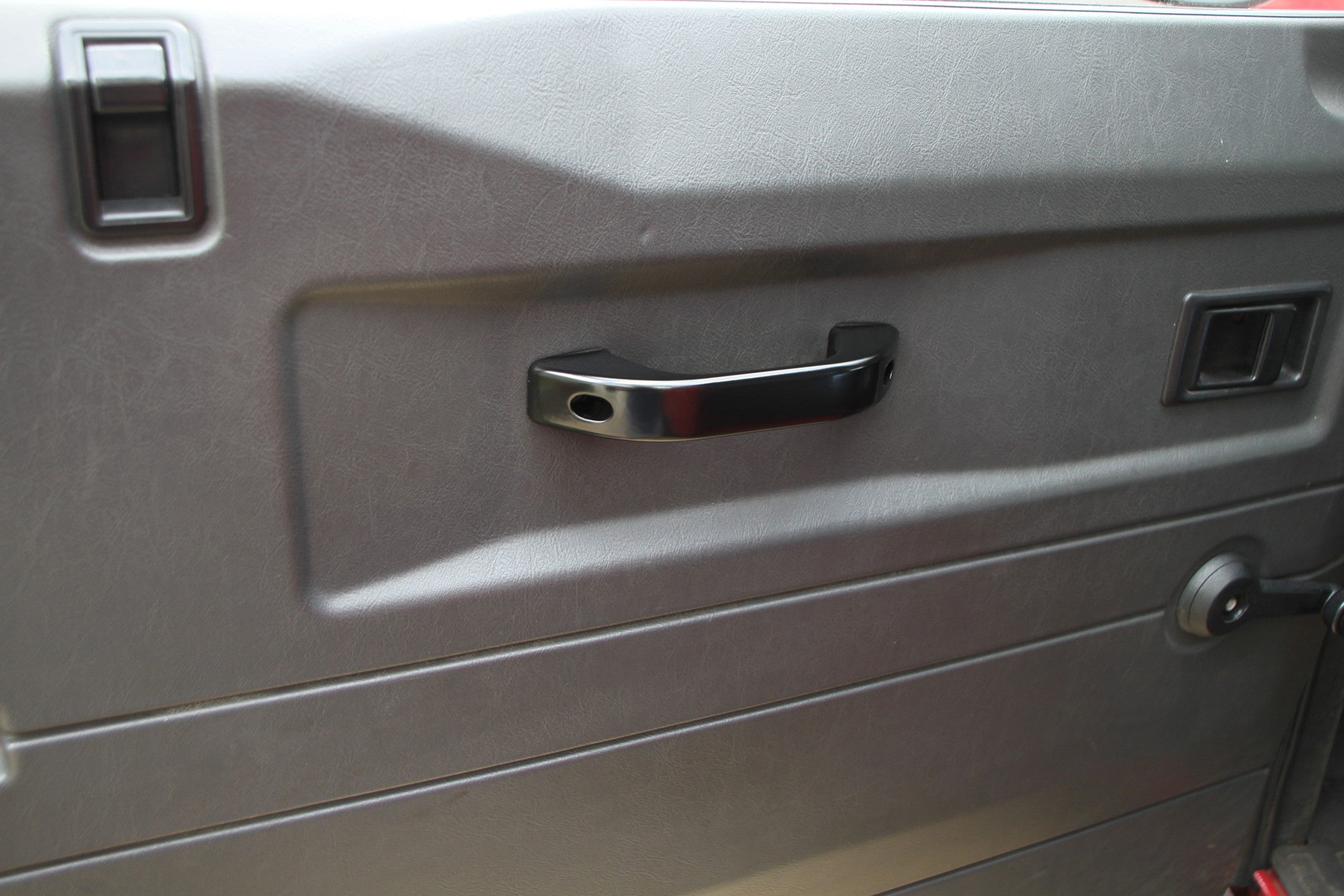 Defender Interior Door Pull Handles - Land Rover 90/110/130 (solid aluminum, set of 2)