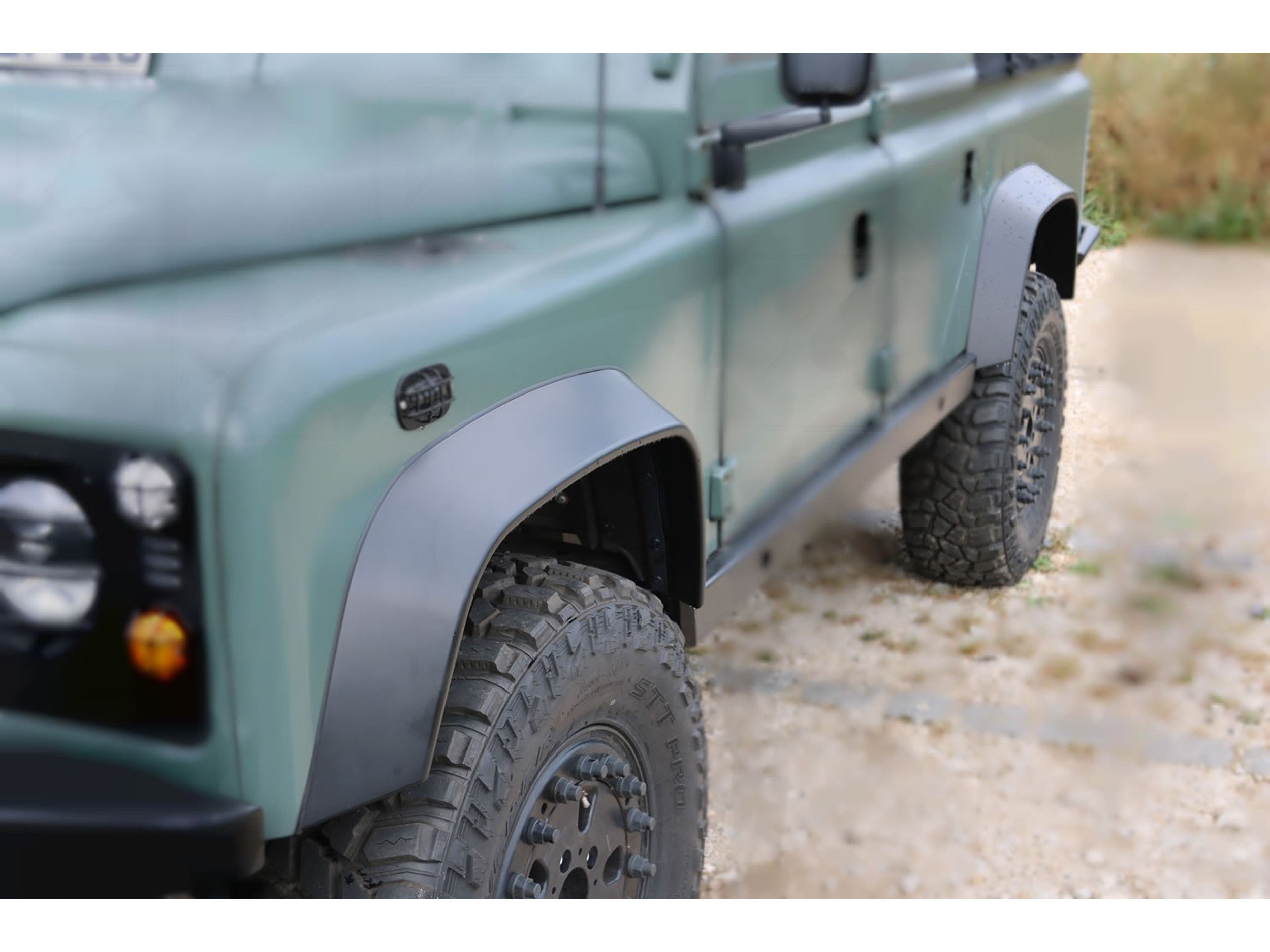 Range Rover Over Fender Extended (wide) wheel arches / fender flares - for Land Rover Defender