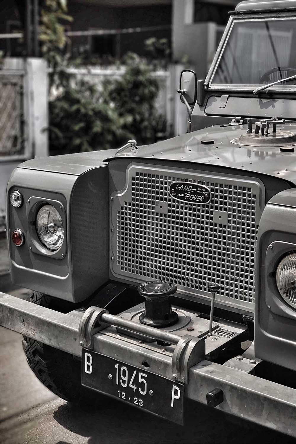 Heritage Style Front Grille - Land Rover Defender or Series (without A/C, stamped aluminum)