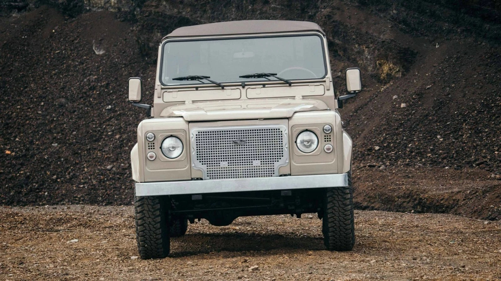Heritage Style Front Grille - Land Rover Defender or Series (without A/C, stamped aluminum)