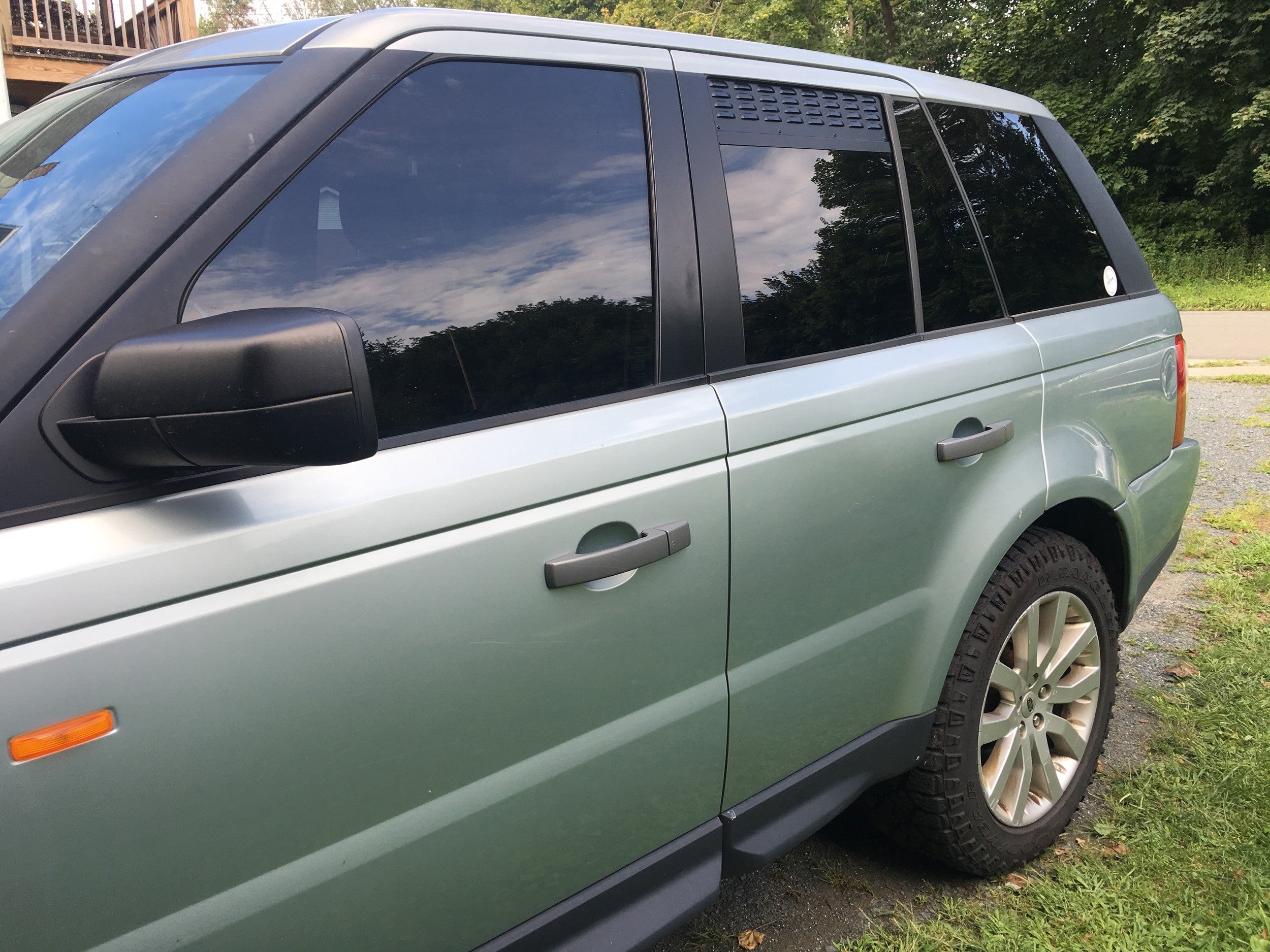 Range Rover Sport (2006-2013) 2nd Row Doors Window Vents/Screens - for