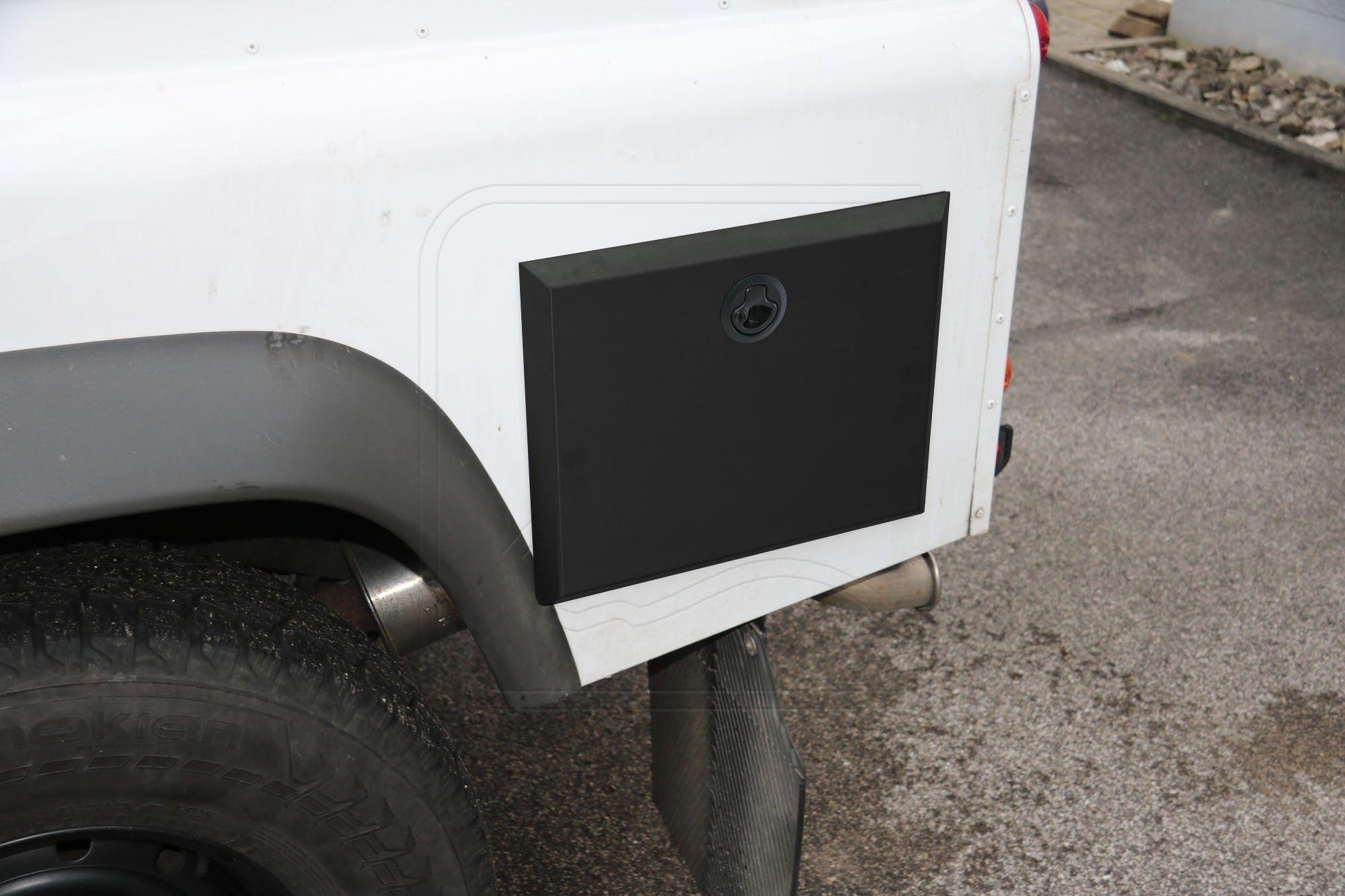 Side storage locker/box (stainless steel & black powdercoated) - for Land Rover Defender 110